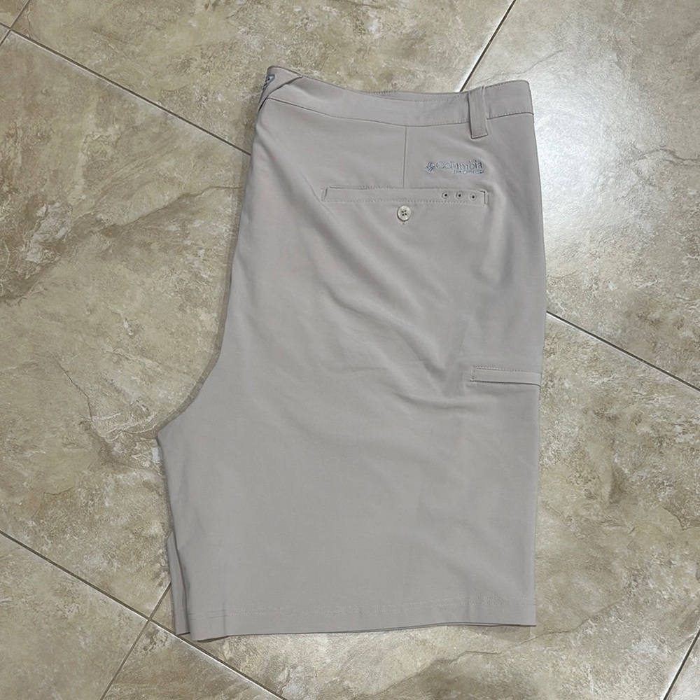 Columbia light beige Flat Front Shorts